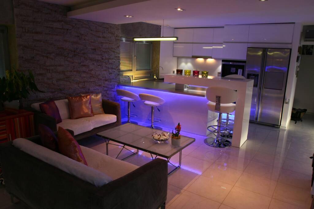 Nice Life - Luxury Apartment In The Old Town. Pozsony Kültér fotó