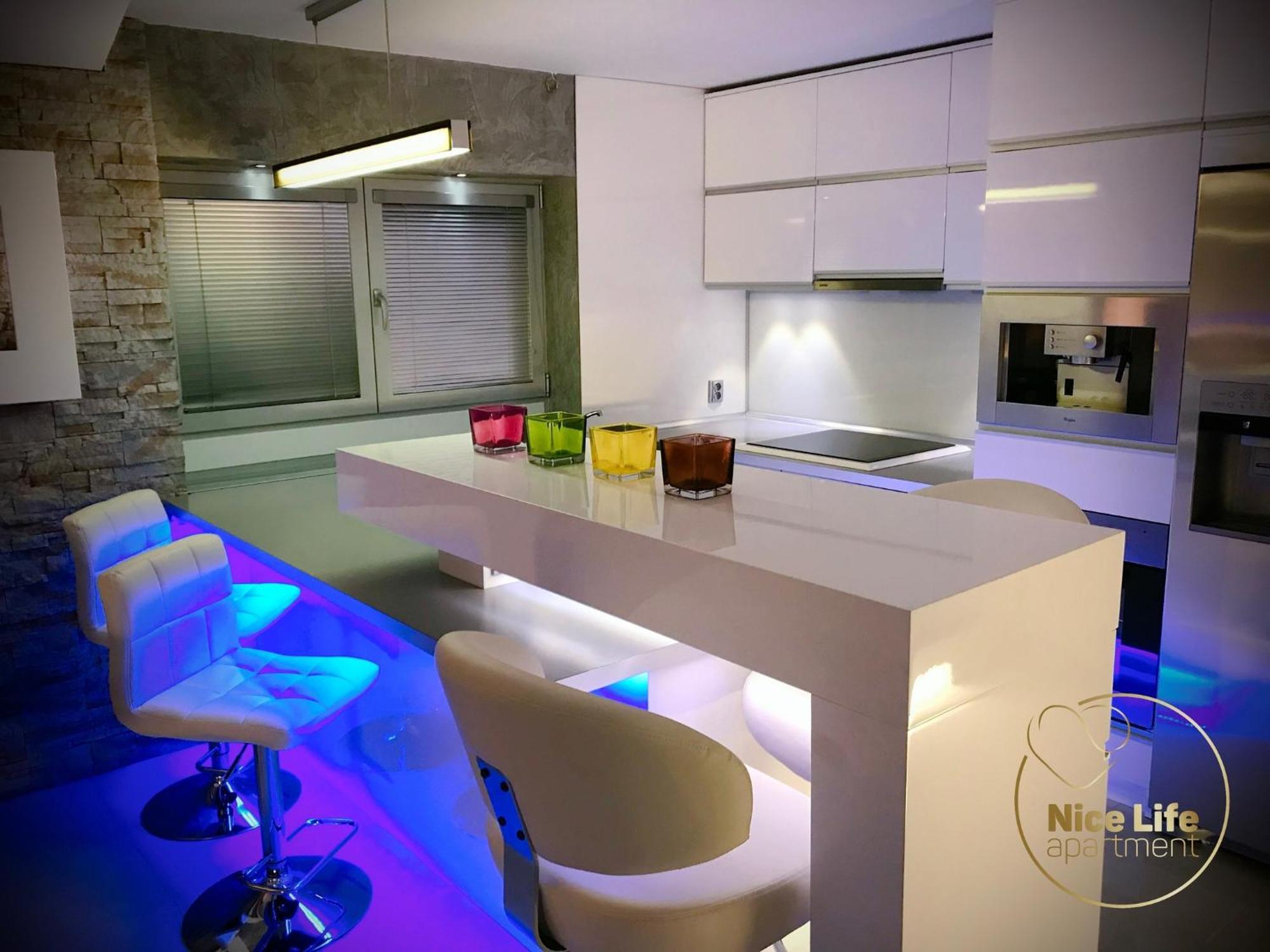 Nice Life - Luxury Apartment In The Old Town. Pozsony Kültér fotó