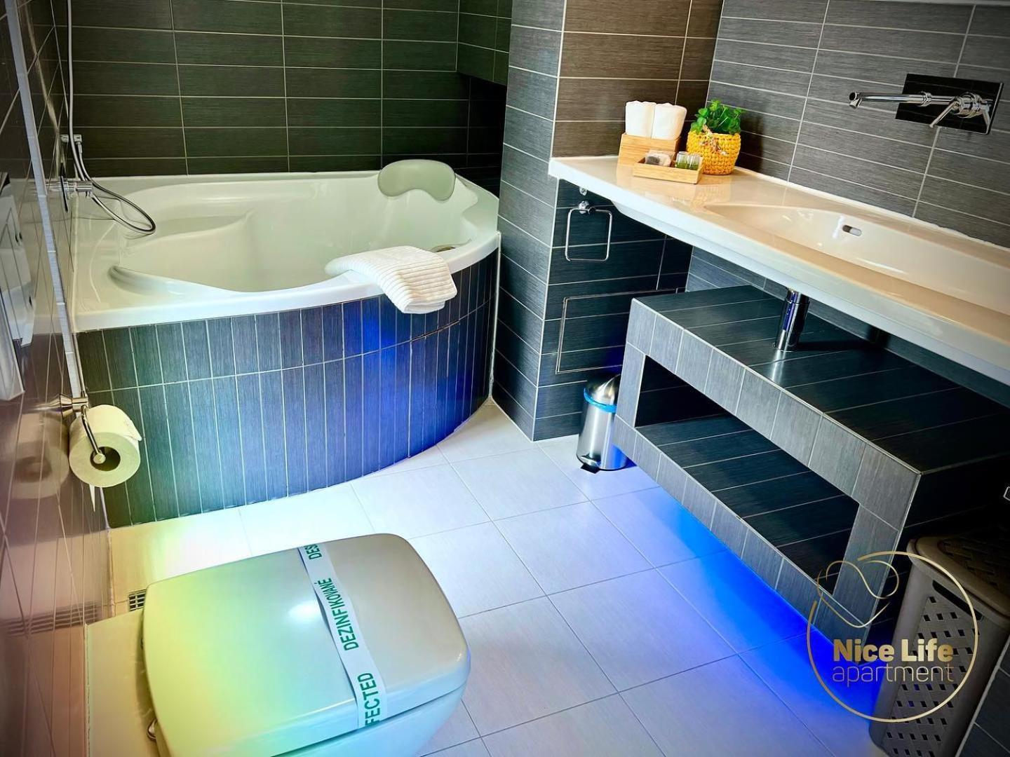 Nice Life - Luxury Apartment In The Old Town. Pozsony Kültér fotó